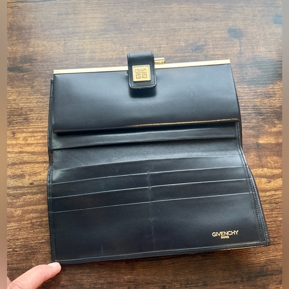 Givenchy Wallet NIB Kisslock Wallet - Picture 2 of 16